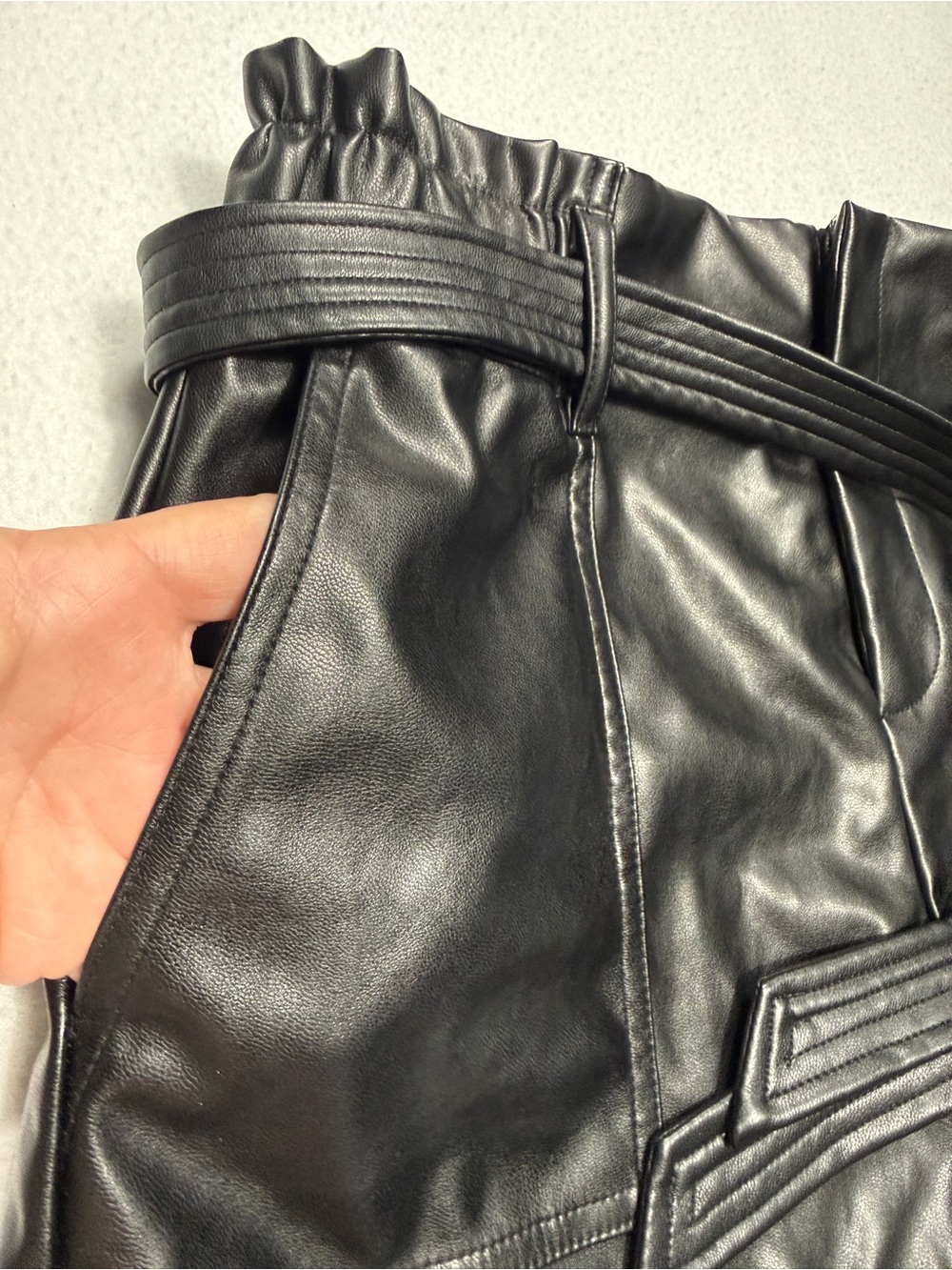 Windsor Black Hi- Rise Faux Leather Paperbag Shorts with Belt Sz. M #2394 - Picture 7 of 8